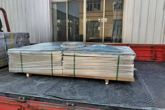 304 不锈钢水箱工地卸货垫高堆放防护，防潮防地面磕碰污染