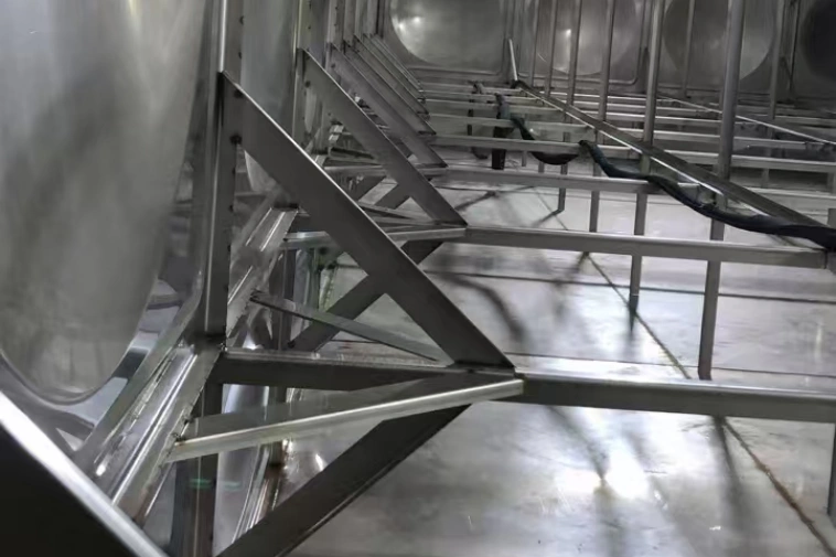 304 不锈钢水箱加强筋加固搭配标准板材厚度，防鼓包不变形